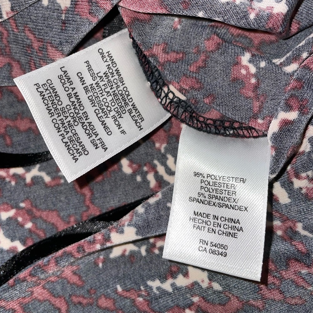 Jones Studio Black and Red Patterned Sleeveless Cowl Neck Blouse - Picture 5 of 7